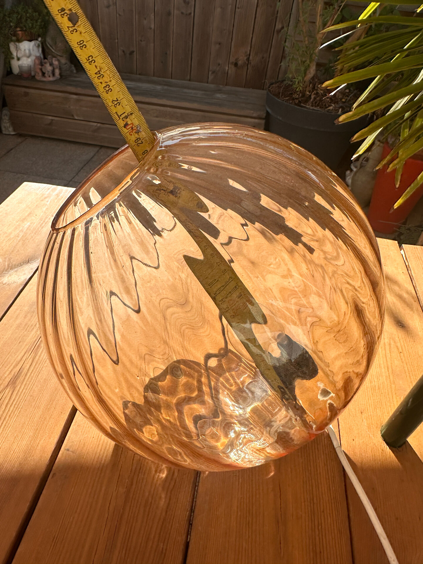 Suspension Boule en verre texturé ambré 29 cm