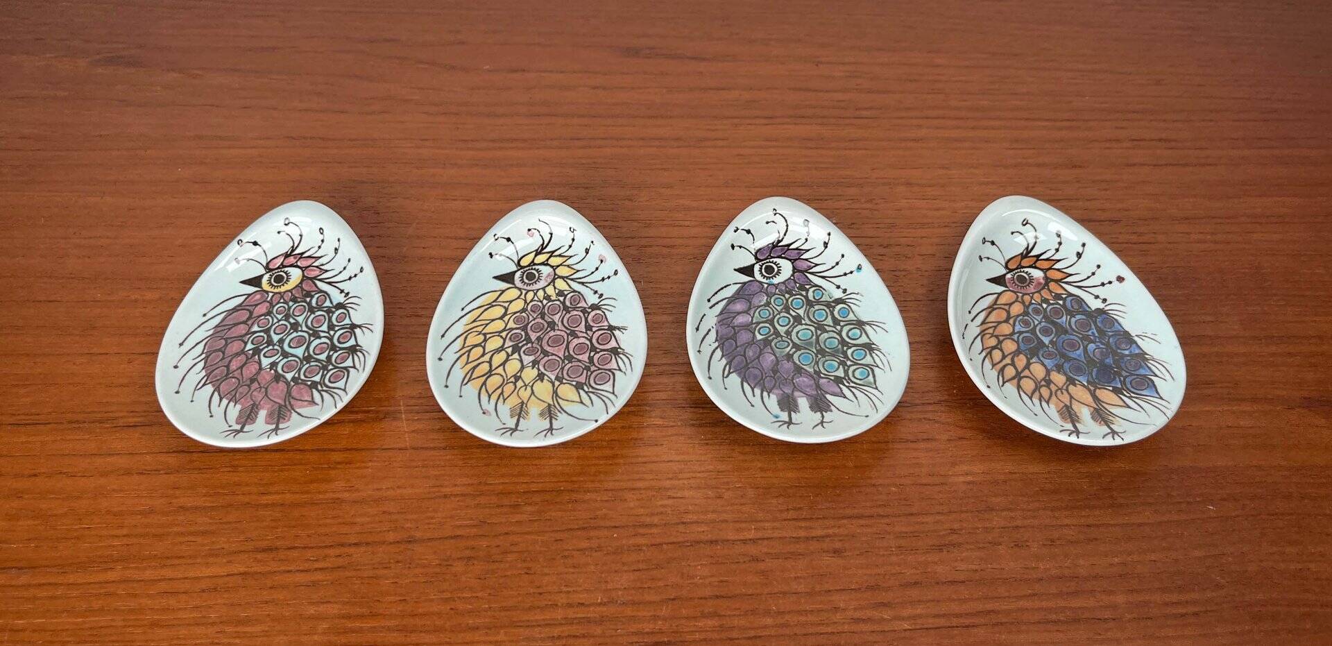 Small oyster or Danish sauce plates from the mid-century by Beth Breyen for Royal Copenhagen, set of 4.