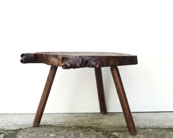 Table d’appoint ou table basse en bois art populaire