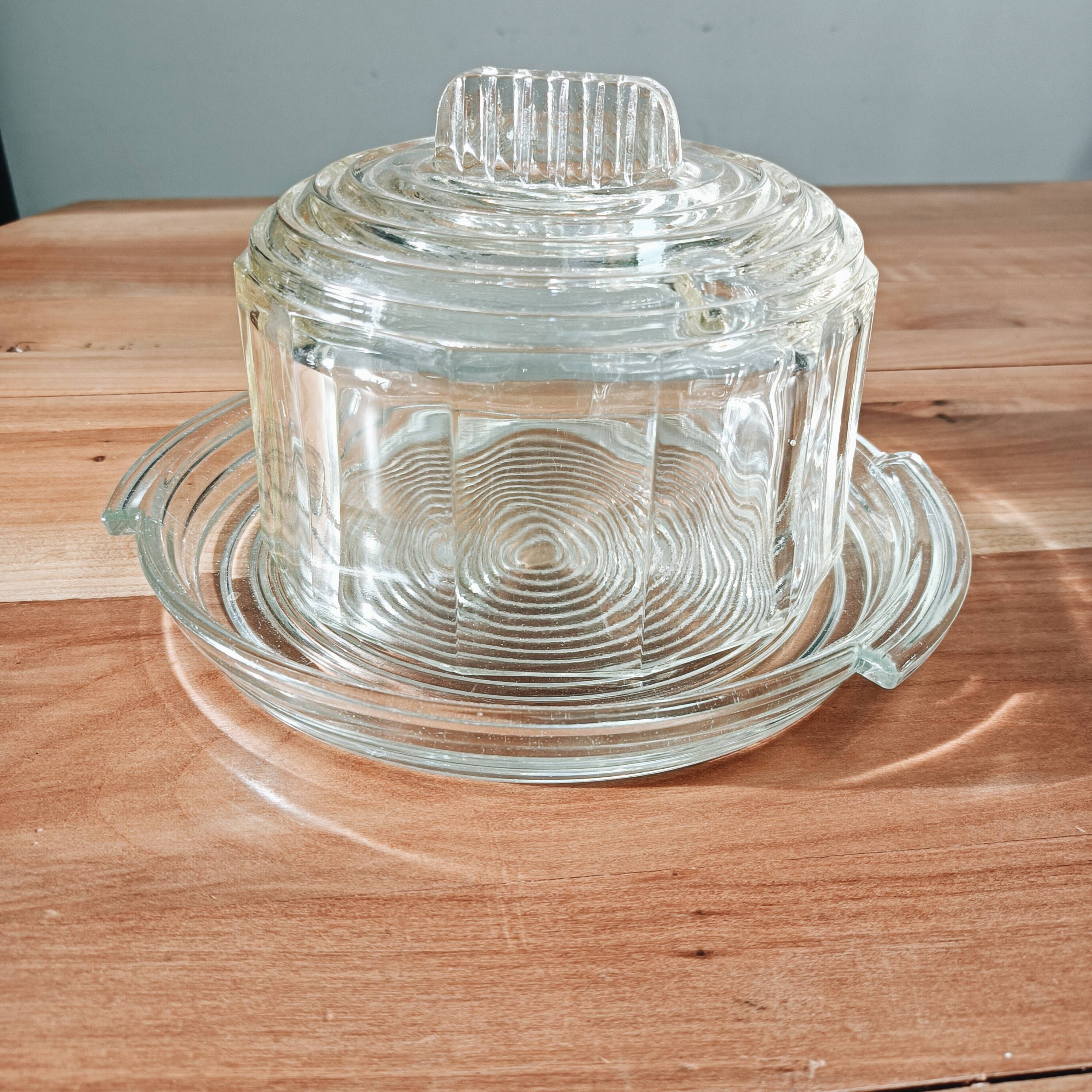 Cheese or glass cake bell