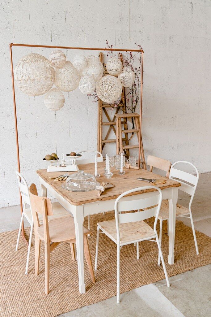 Wooden farmhouse table – cream foot