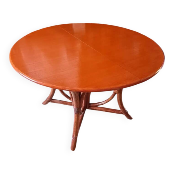 Belle table à manger bambou