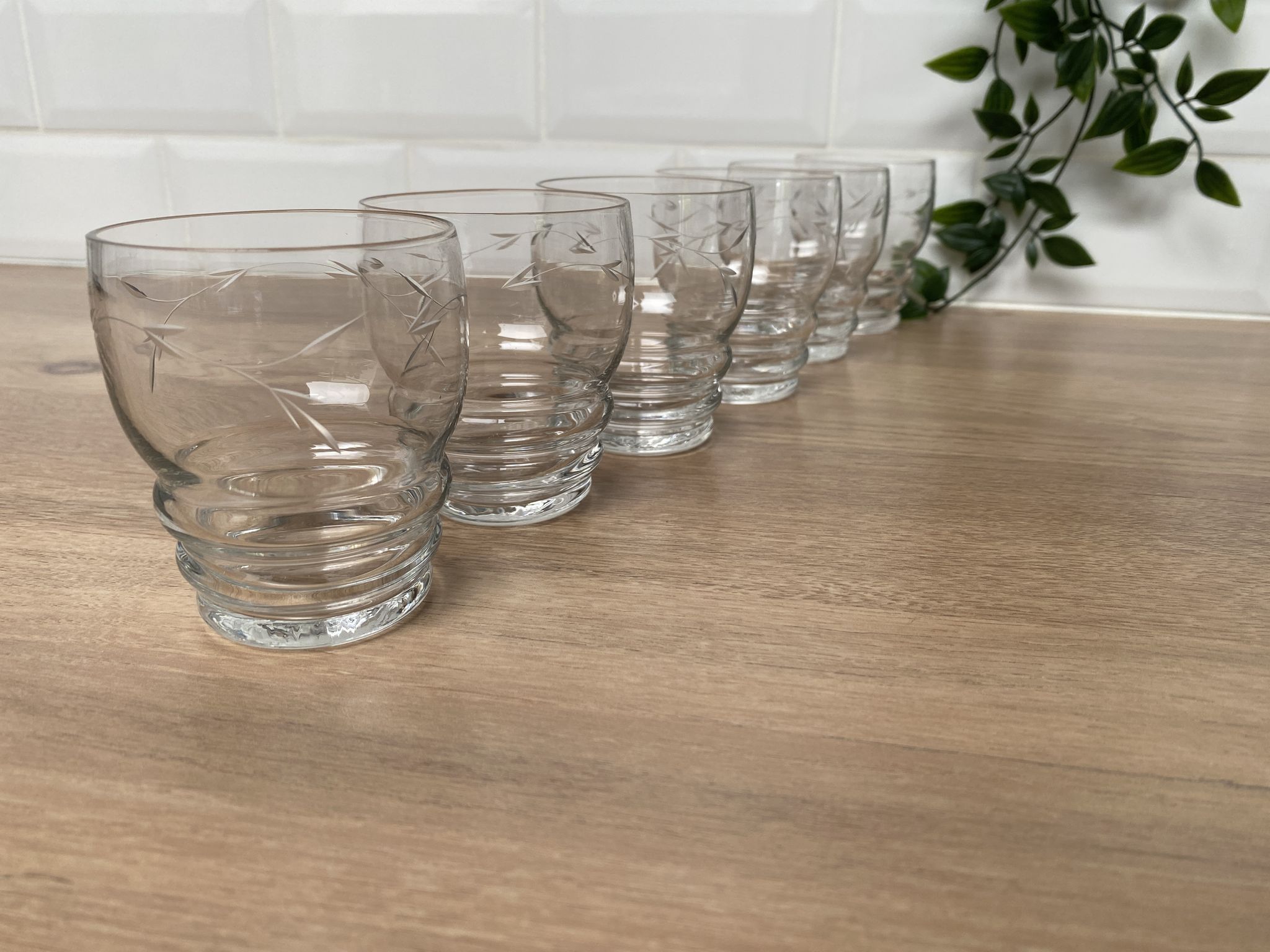Set of 6 engraved glass wine glasses