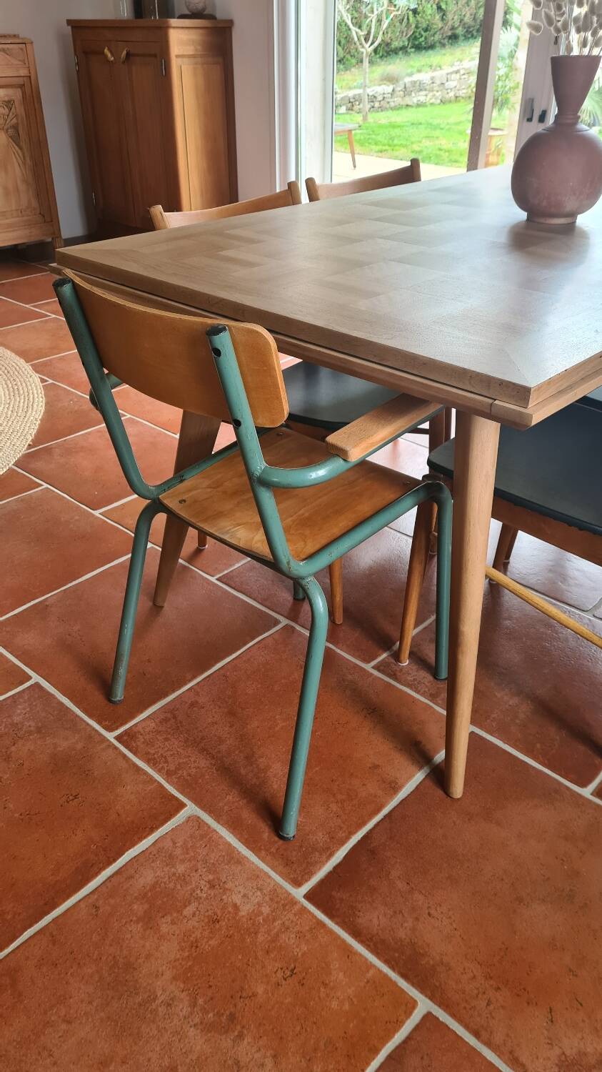 School chairs