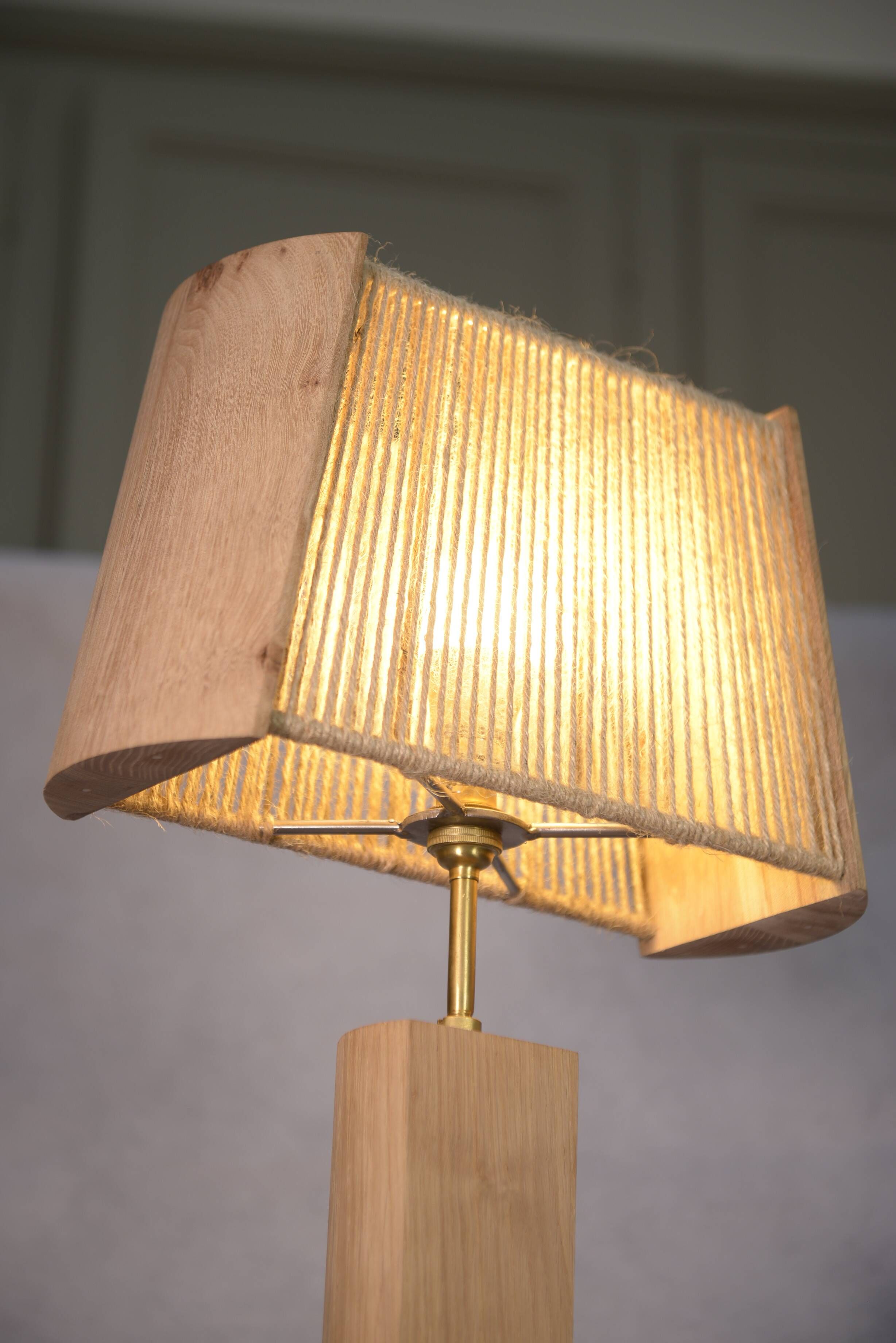 Brutalist lamp in elm and solid oak with a cord shade – 1980s