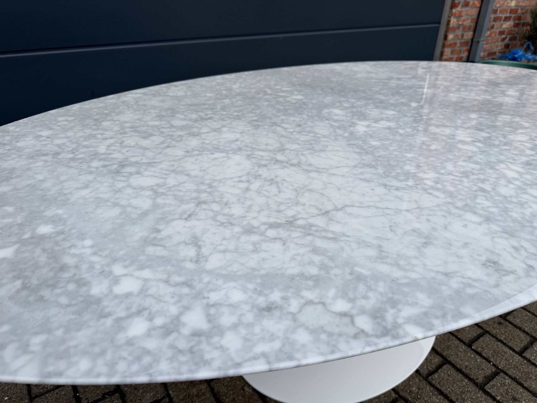 Original Knoll Tulip oval dining table (198cm) Carrara marble