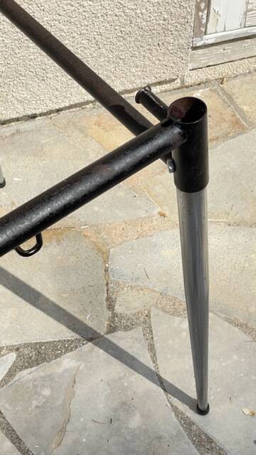 Vintage formica table with 2 extensions