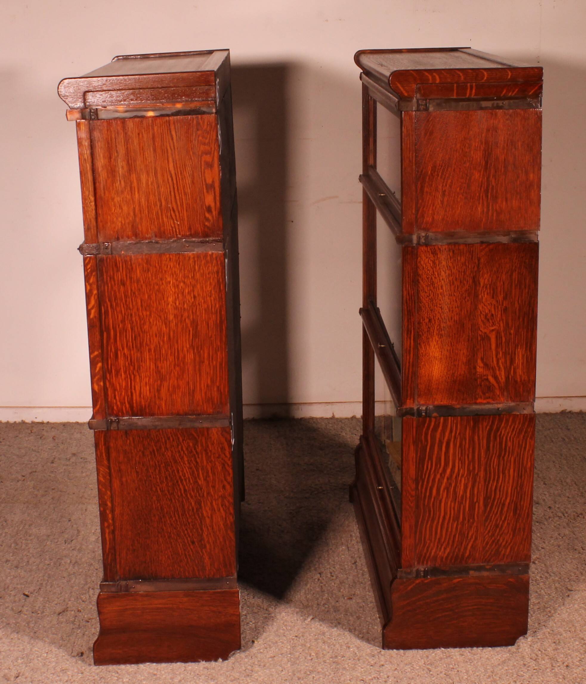 Globe Wernicke oak bookcase pair circa 1900