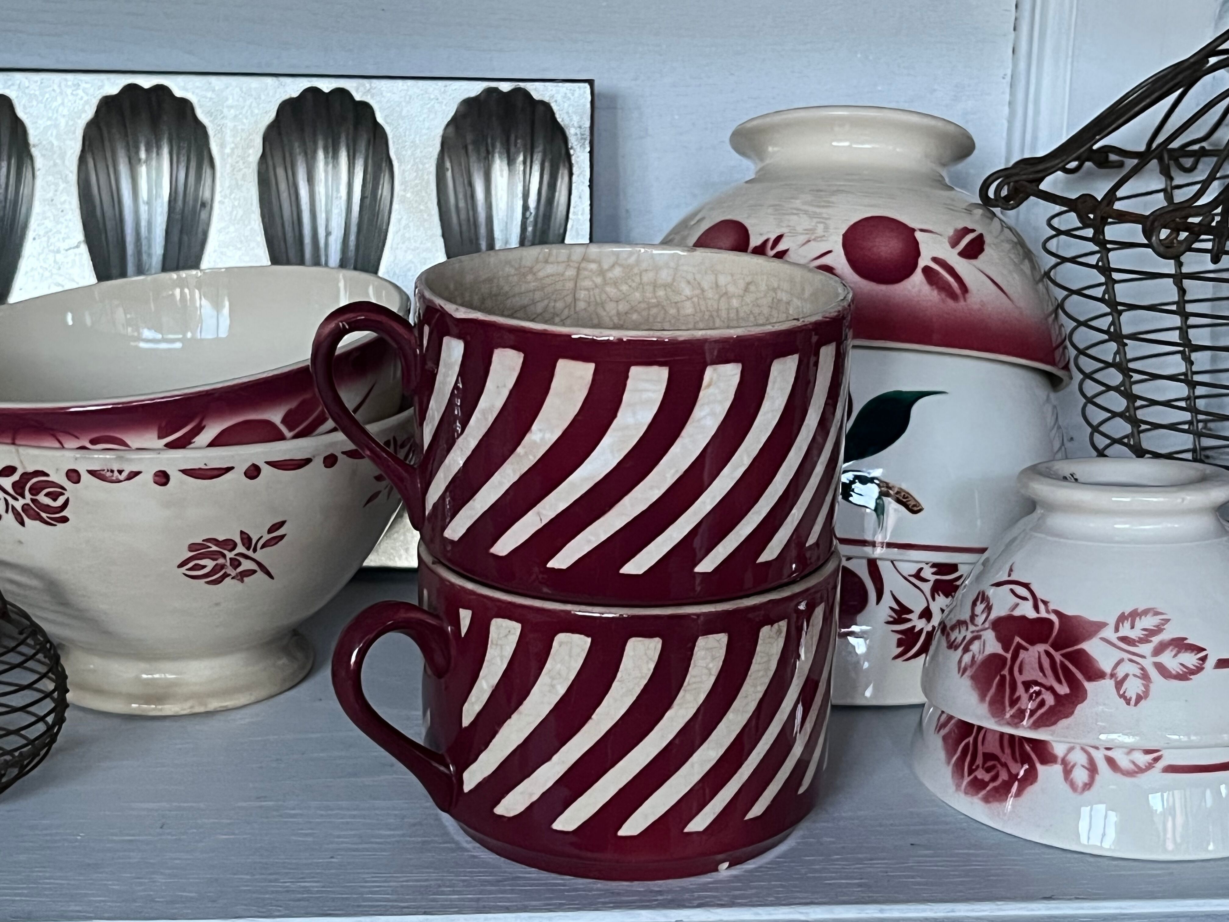 2 cups Creil and Montereau