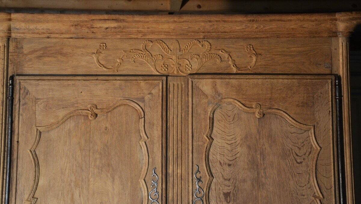 Two-part buffet in bleached oak, 18th century
