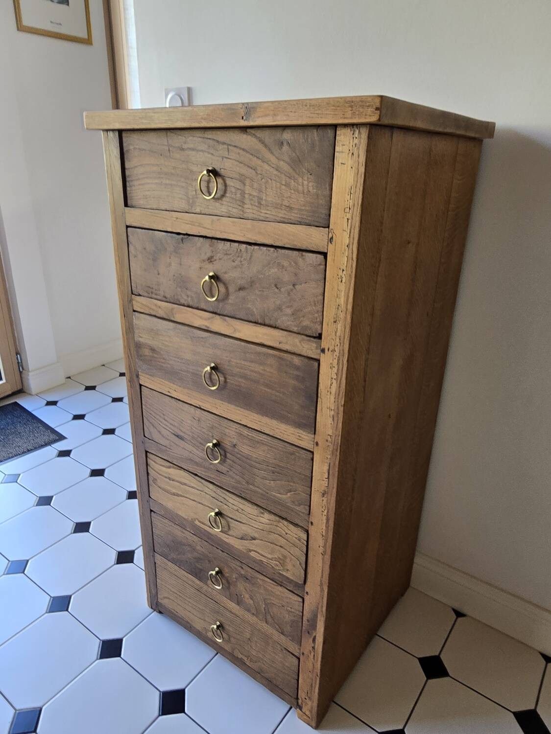 Solid oak chest of drawers