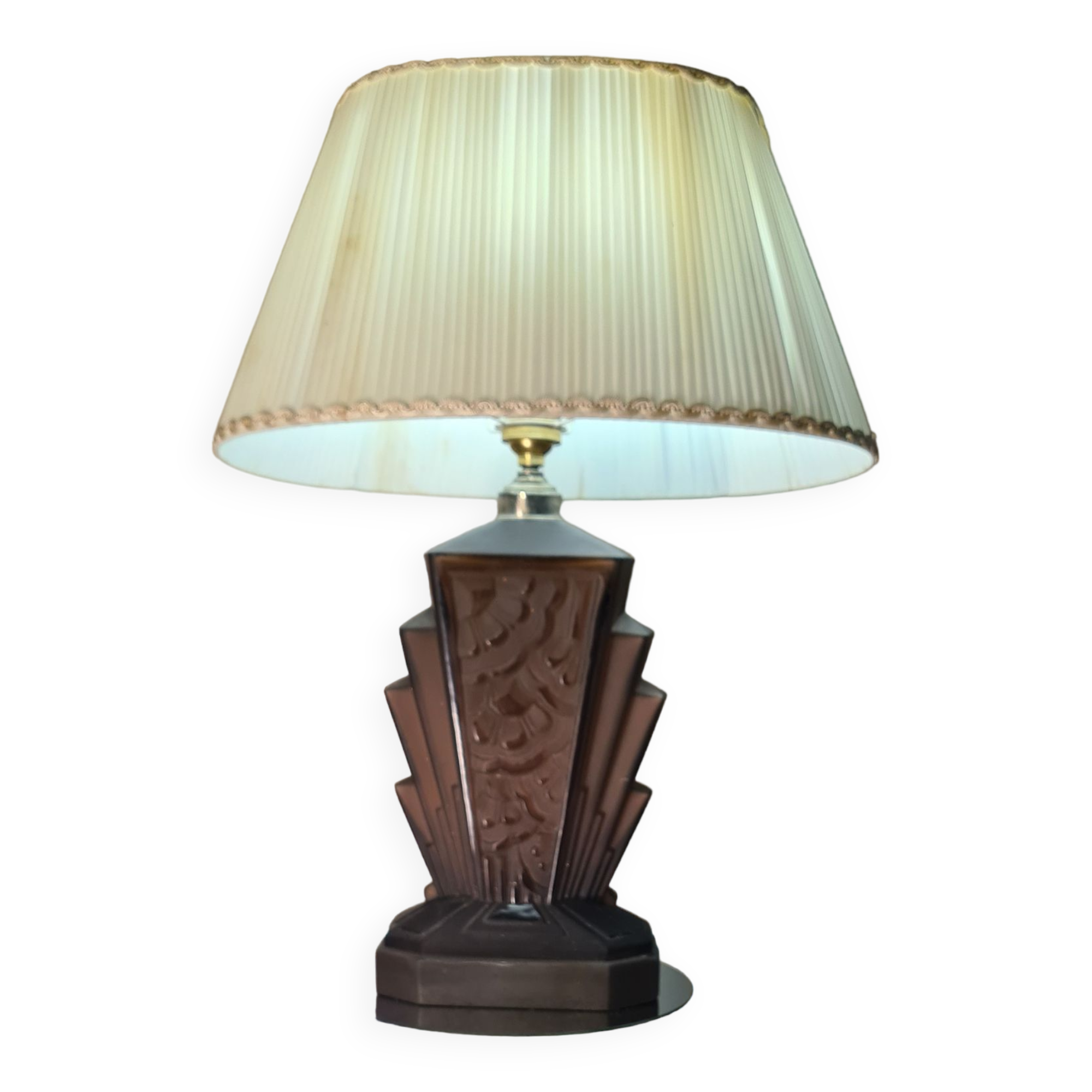 Large Art Deco lamp in V opaque molded glass, 46x33 in its juice,