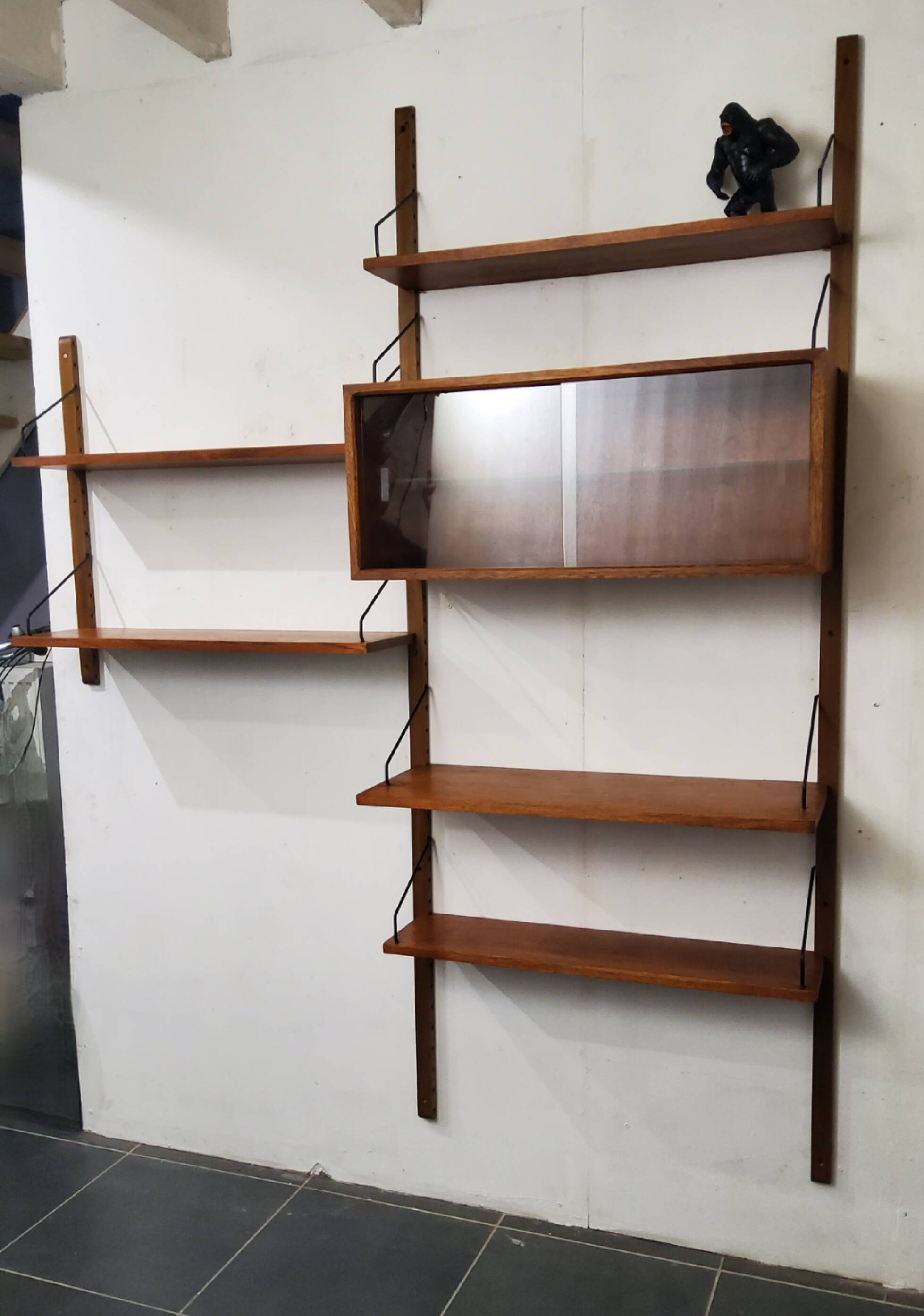 Etagère murale modulable par Poul Cadovius, 1960