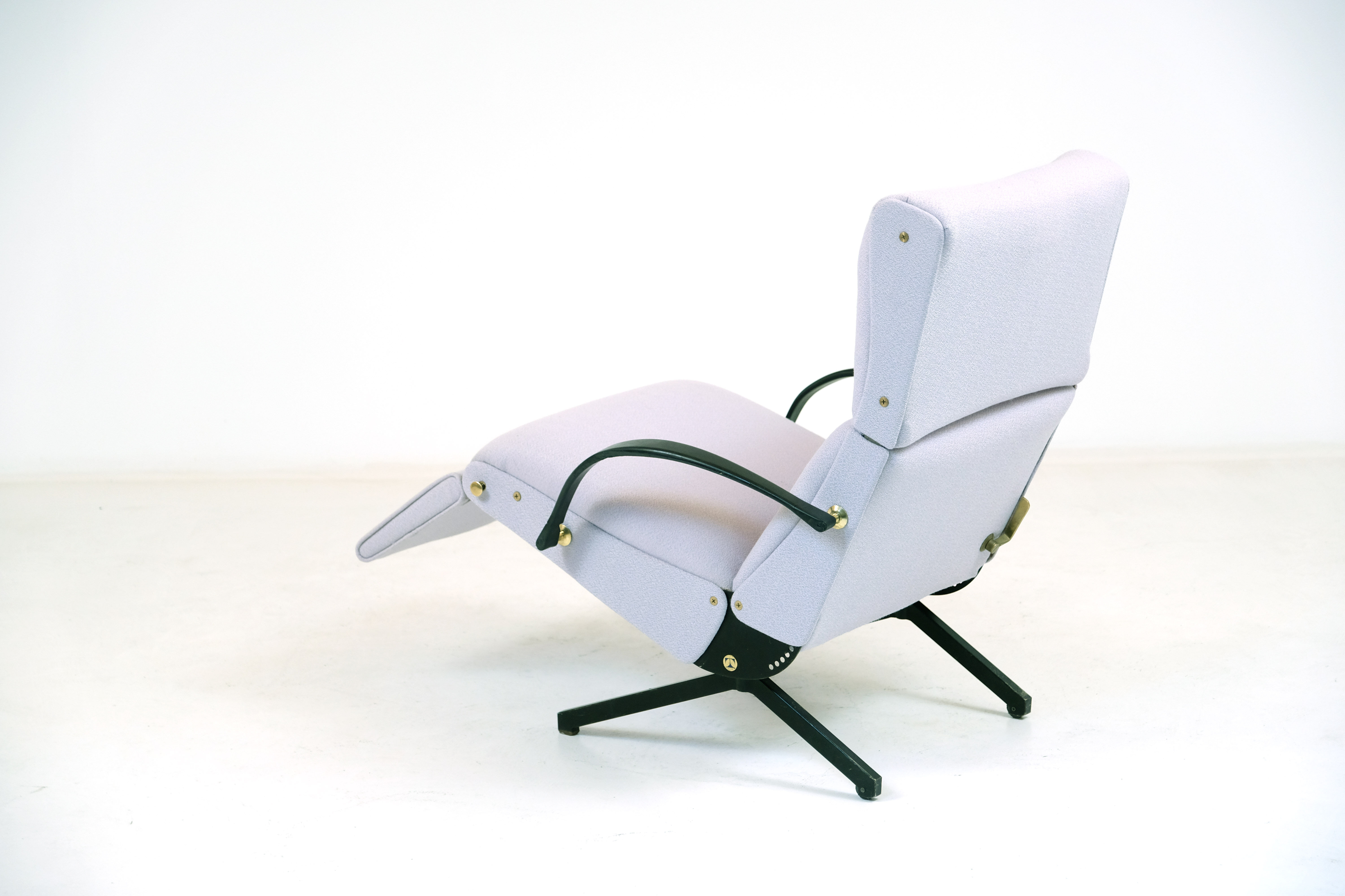 Fauteuil P40 par Osvaldo Borsani pour Tecno Edition 1960