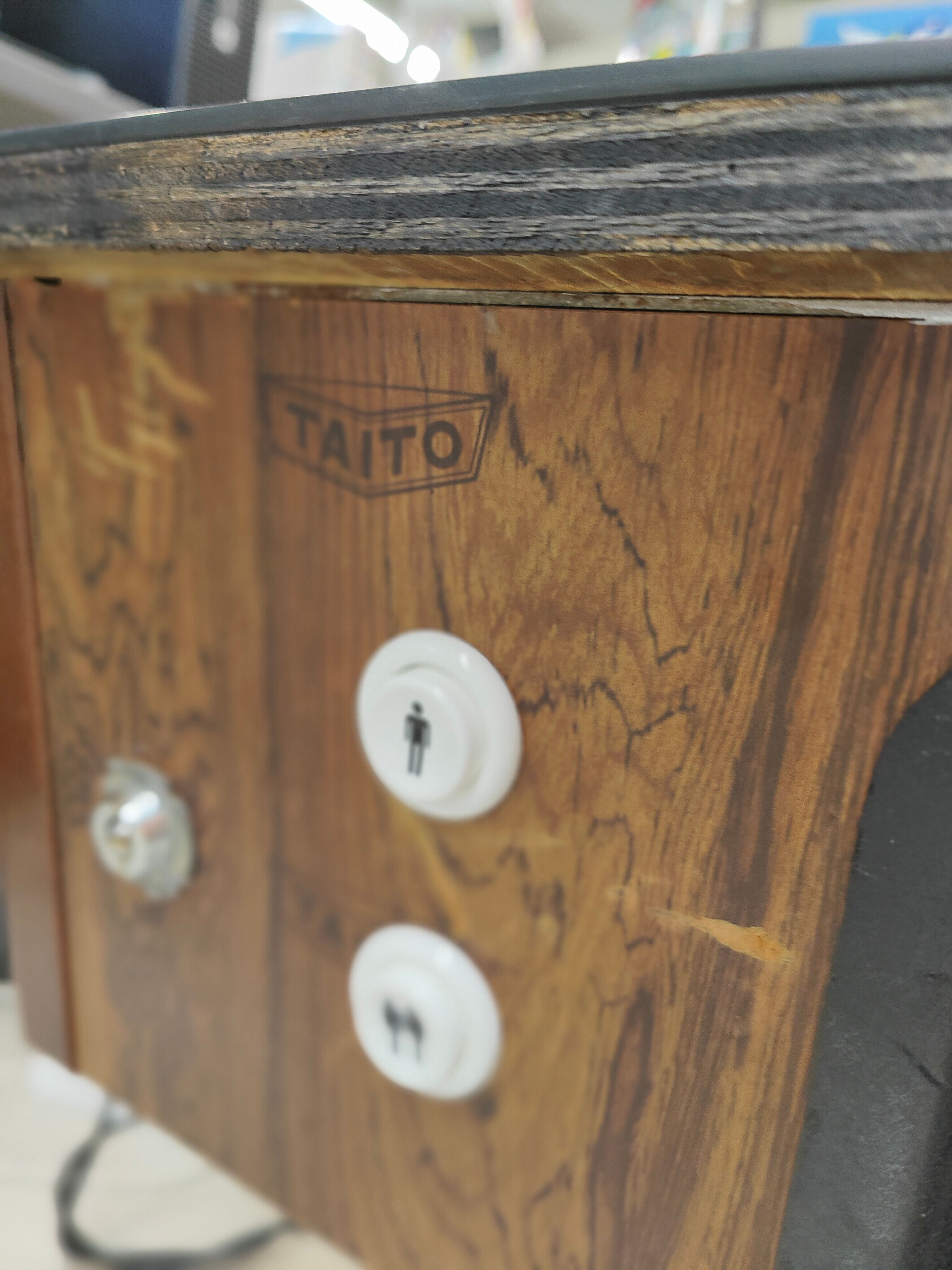 Taito cocktail arcade game table with 60 games