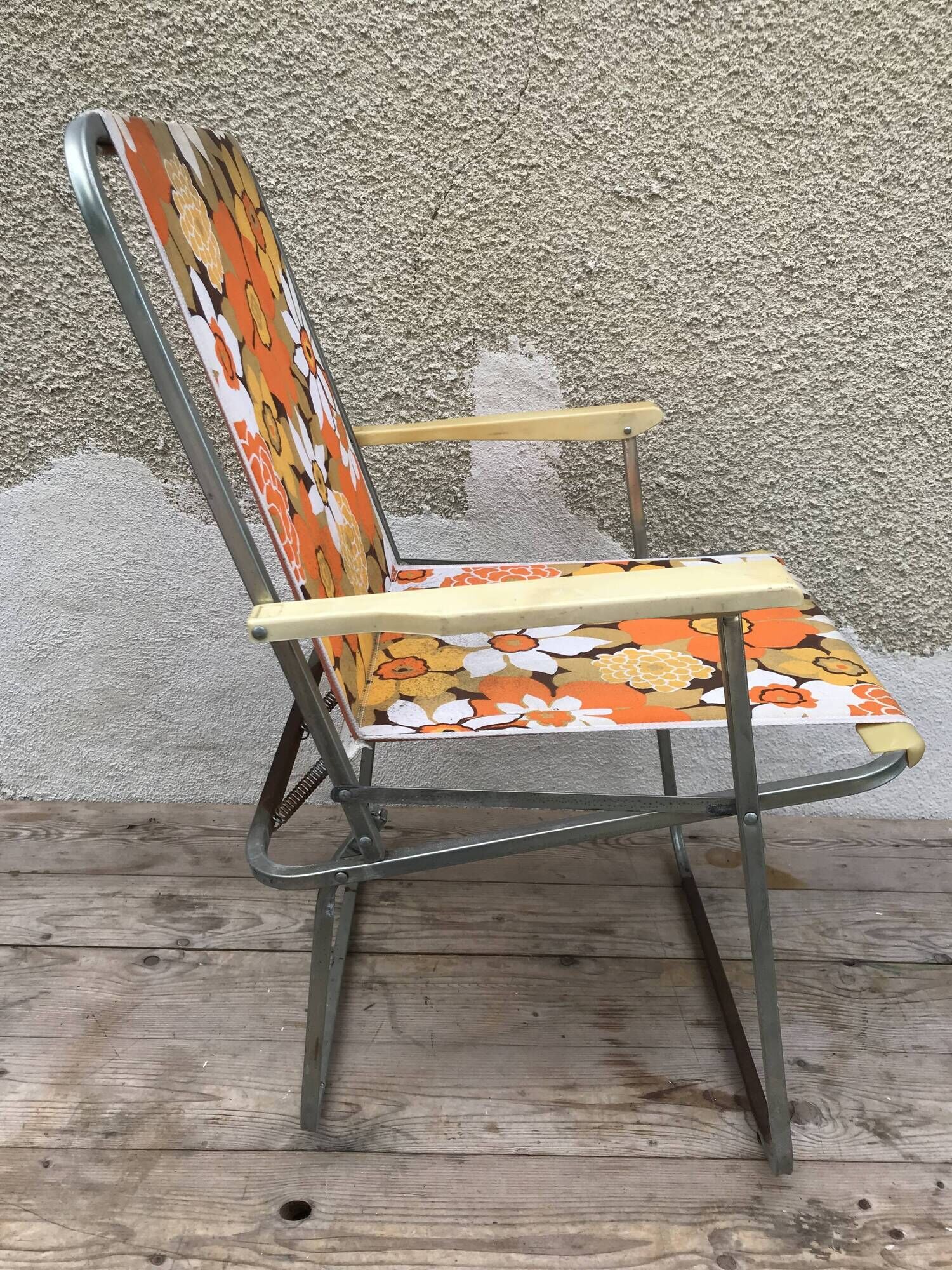 Pair of folding metal lerolin chairs in 70's fabric