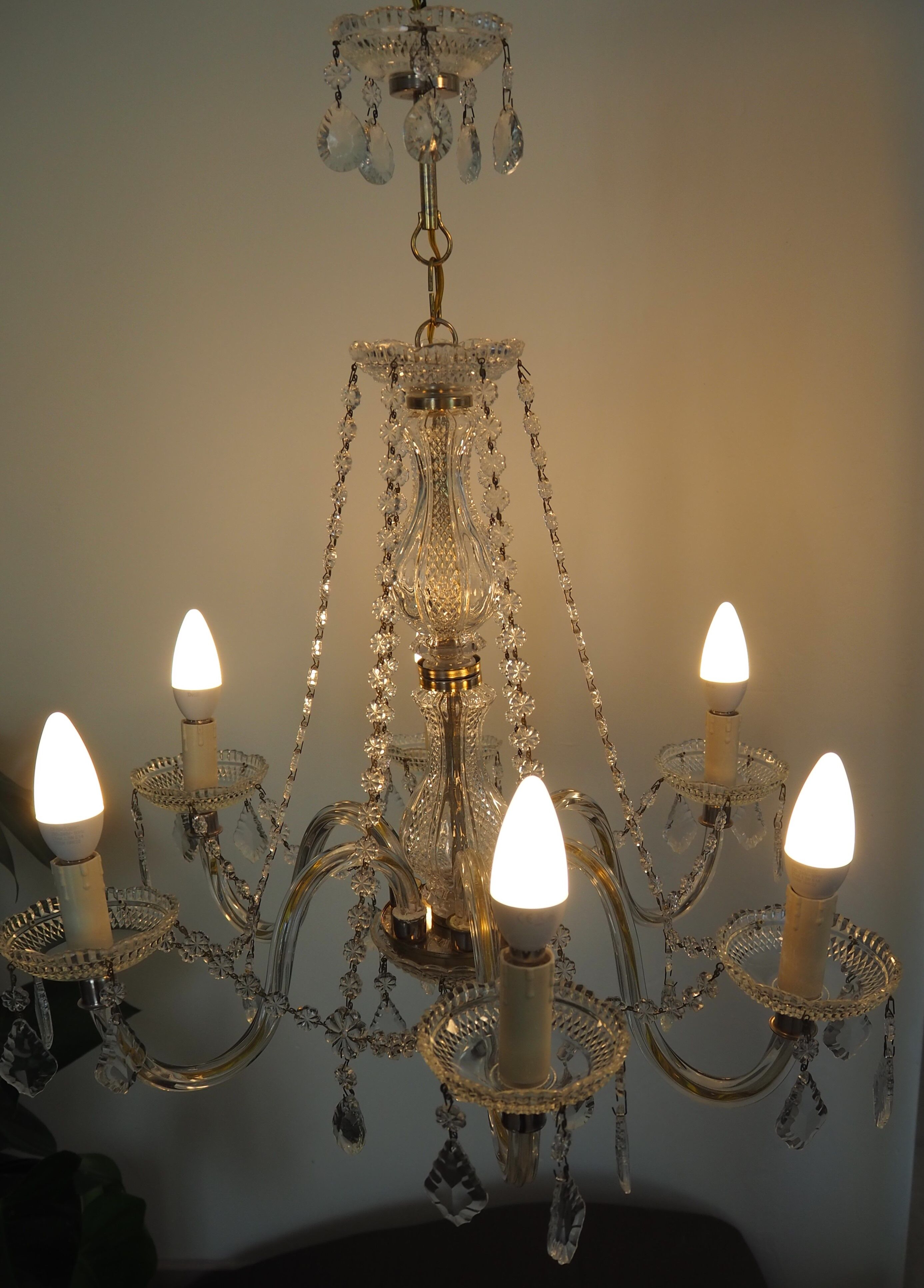 6-light chandelier with tassels