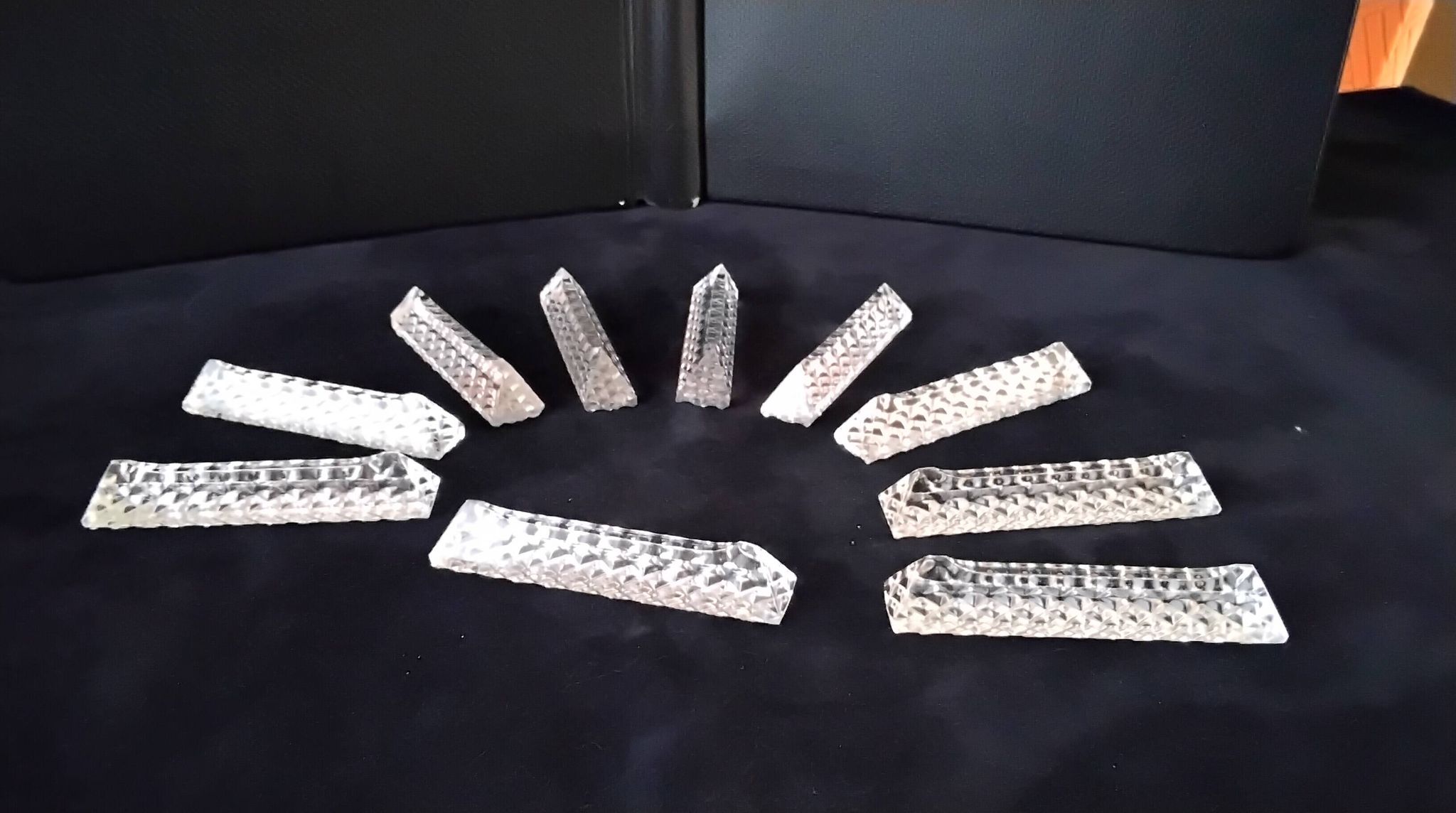 Coffret de 10 porte couteaux en cristal au plomb forme triangulaire