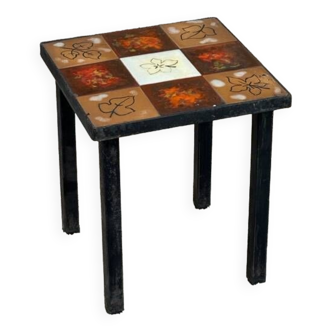 Square coffee table