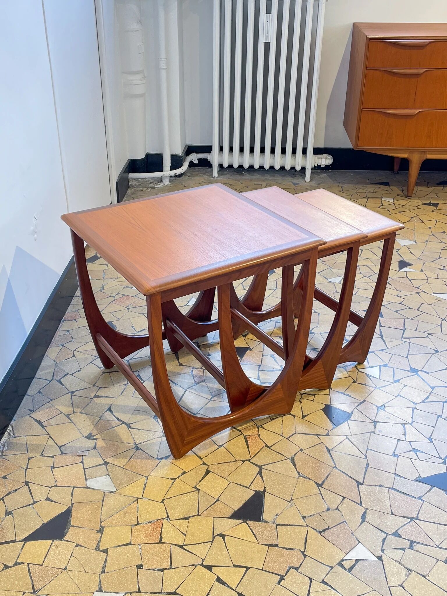 Teak trundle coffee table