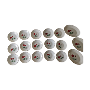 lot d'assiettes et de