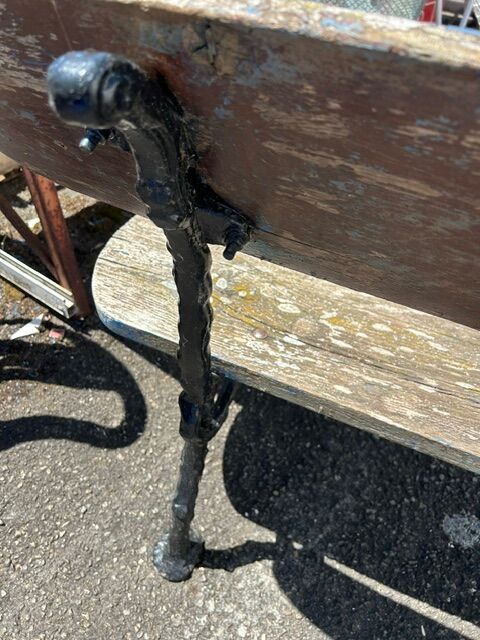 Antique garden bench in cast iron and wood from the 1940s