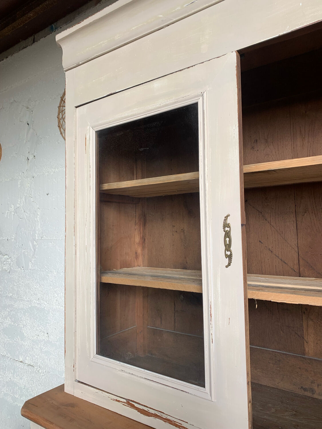 Country-style glass cabinet