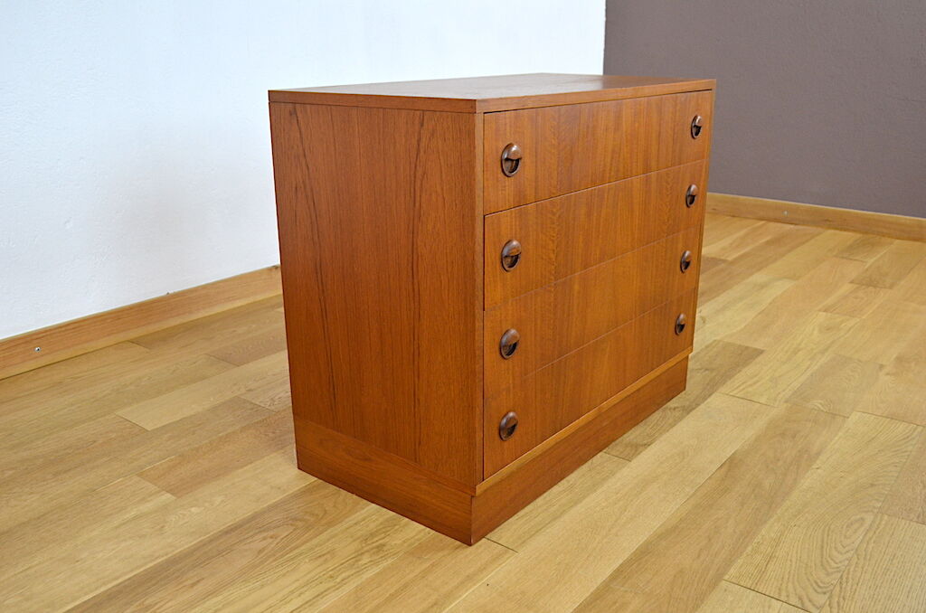 Scandinavian dresser in teck 1960
