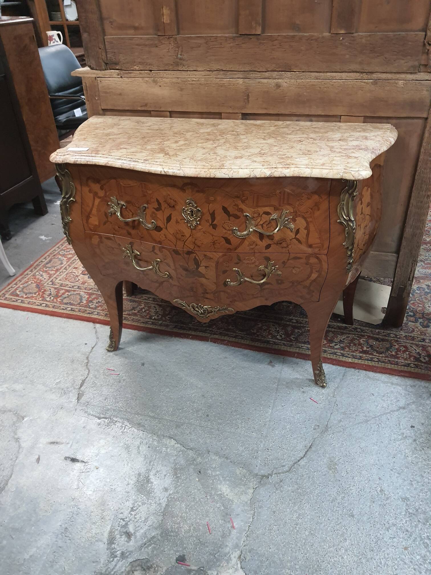 COMMODE MINIATURE ou de MAÎTRISE, galbée toutes