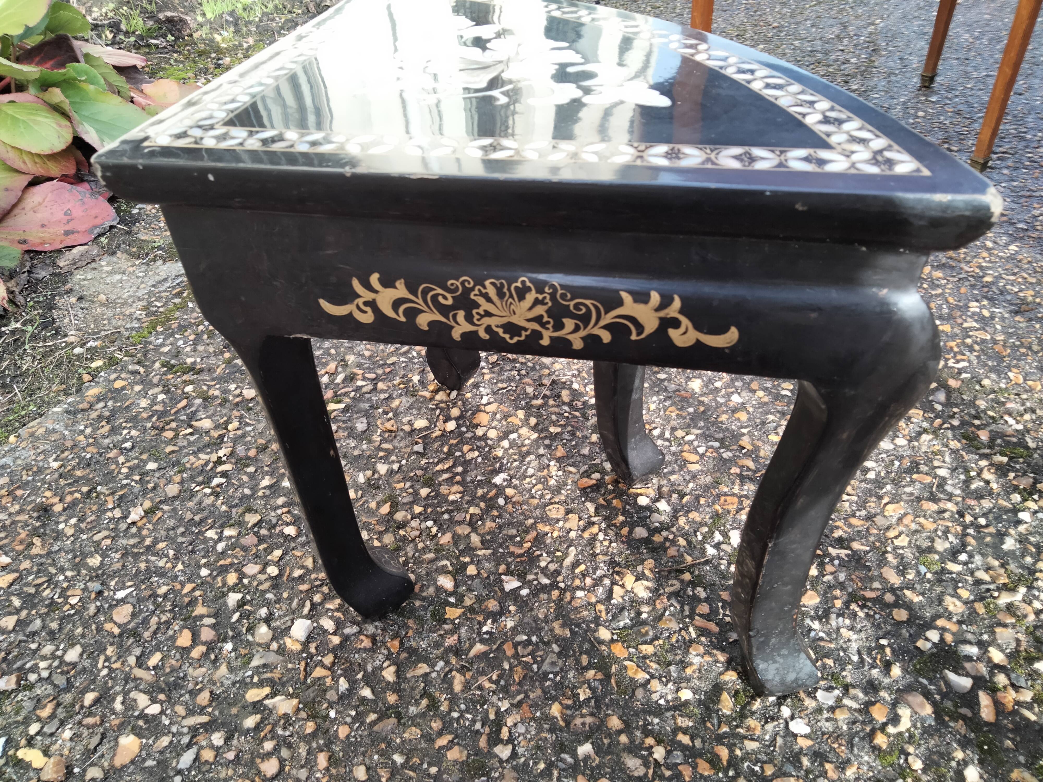 Coffee table Asian décor inlaid with vintage antique mother-of-pearl