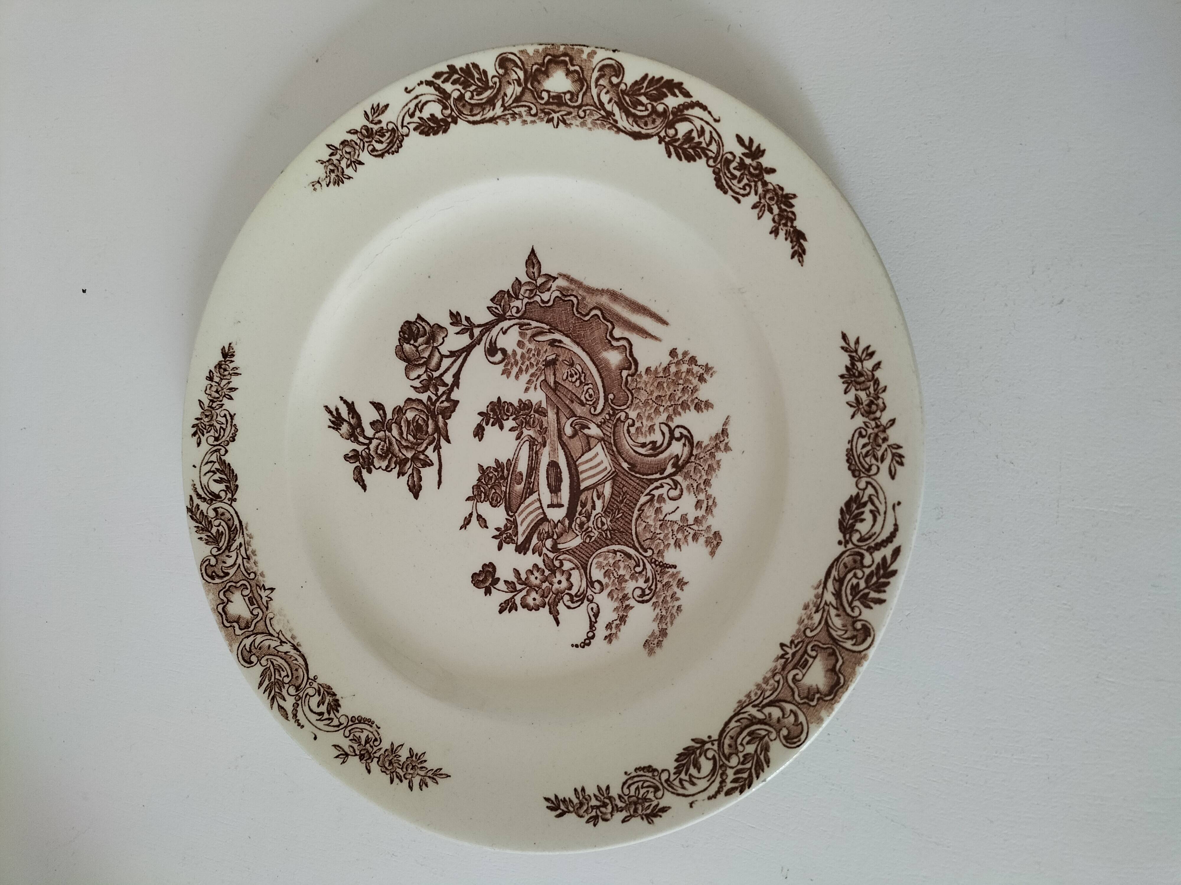 Louis XV model plate with chocolate decoration Clairefontaine Sanejouand & Graves