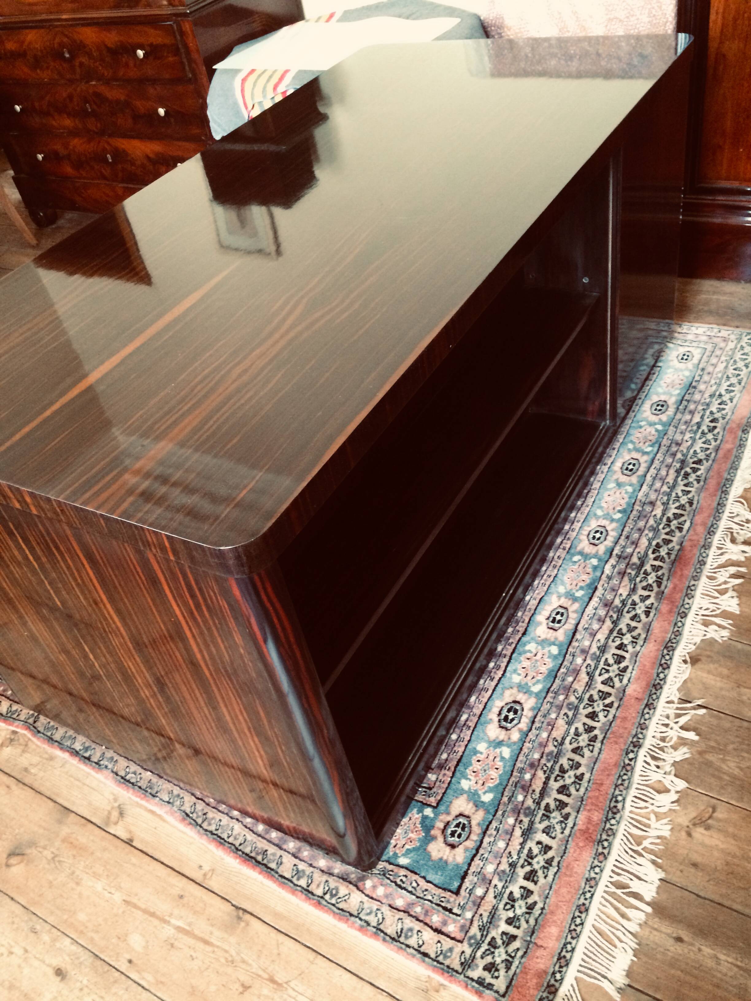 Art Deco desk in Macassar ebony