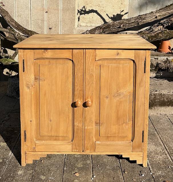 ENGLISH STORAGE FURNITURE
