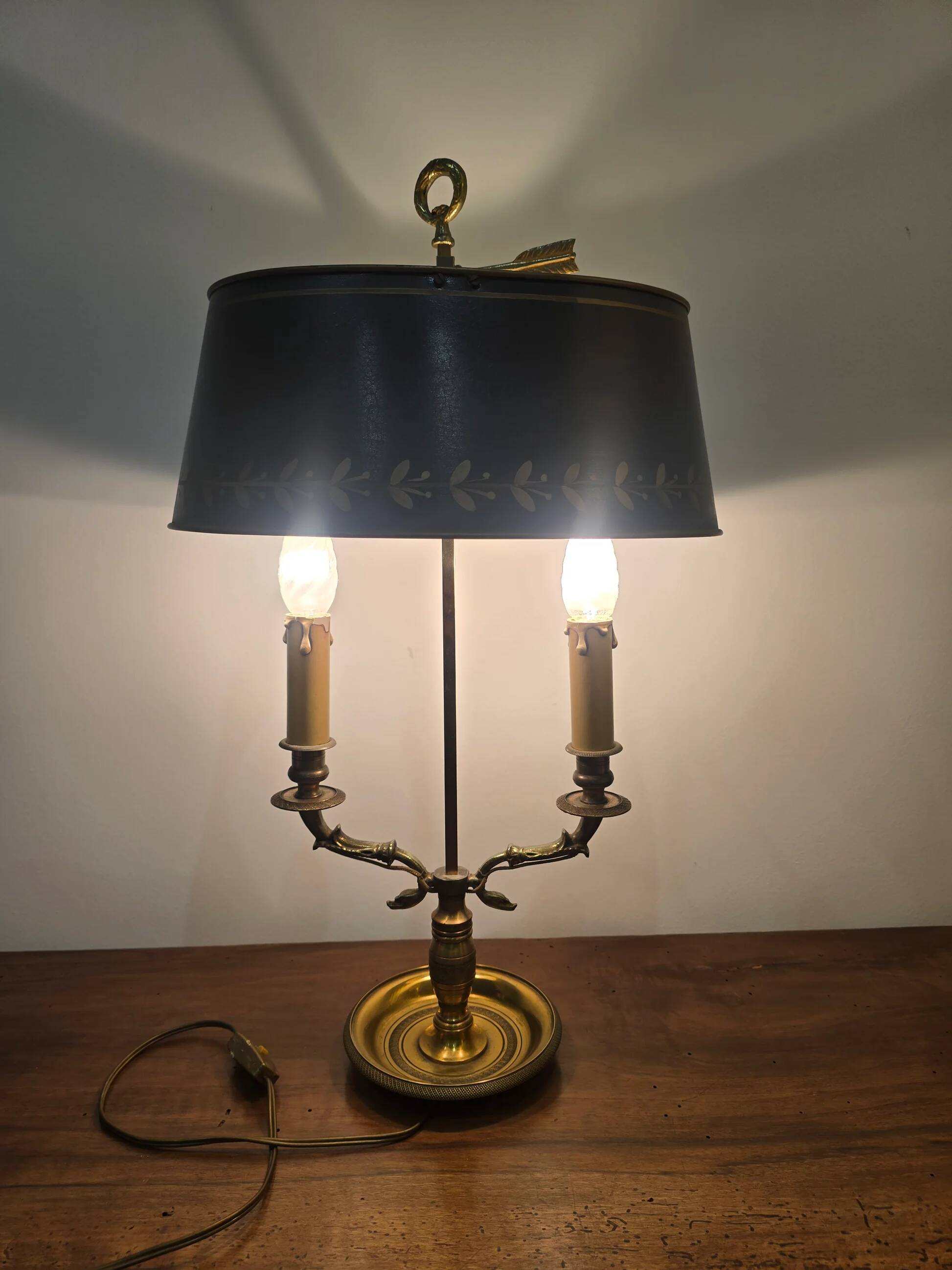 Empire two-light bouillotte lamp in brass