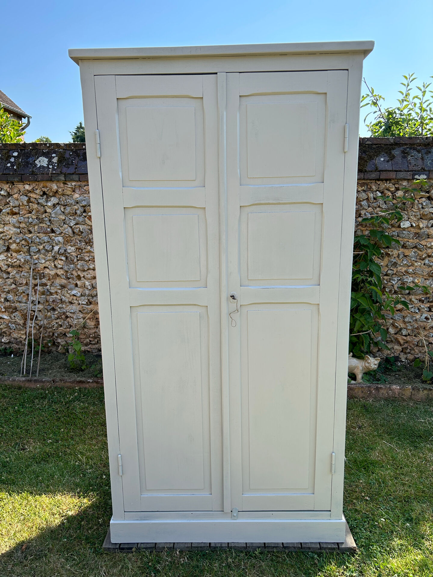 Parisian wardrobe white rye