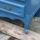 Commode ancienne rénovée bleu – plateau bois – 3 tiroirs
