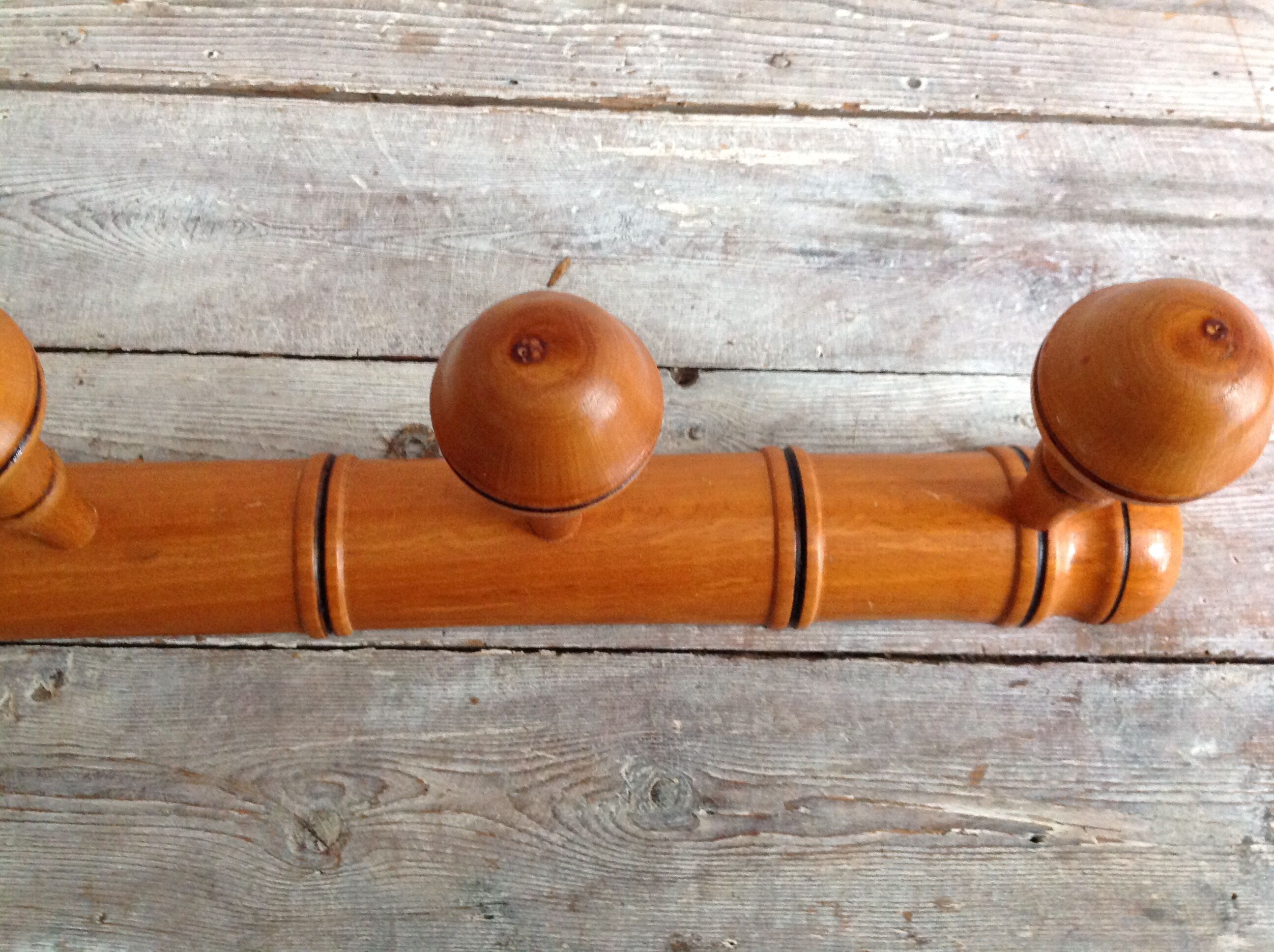 Bamboo-style coat hanger