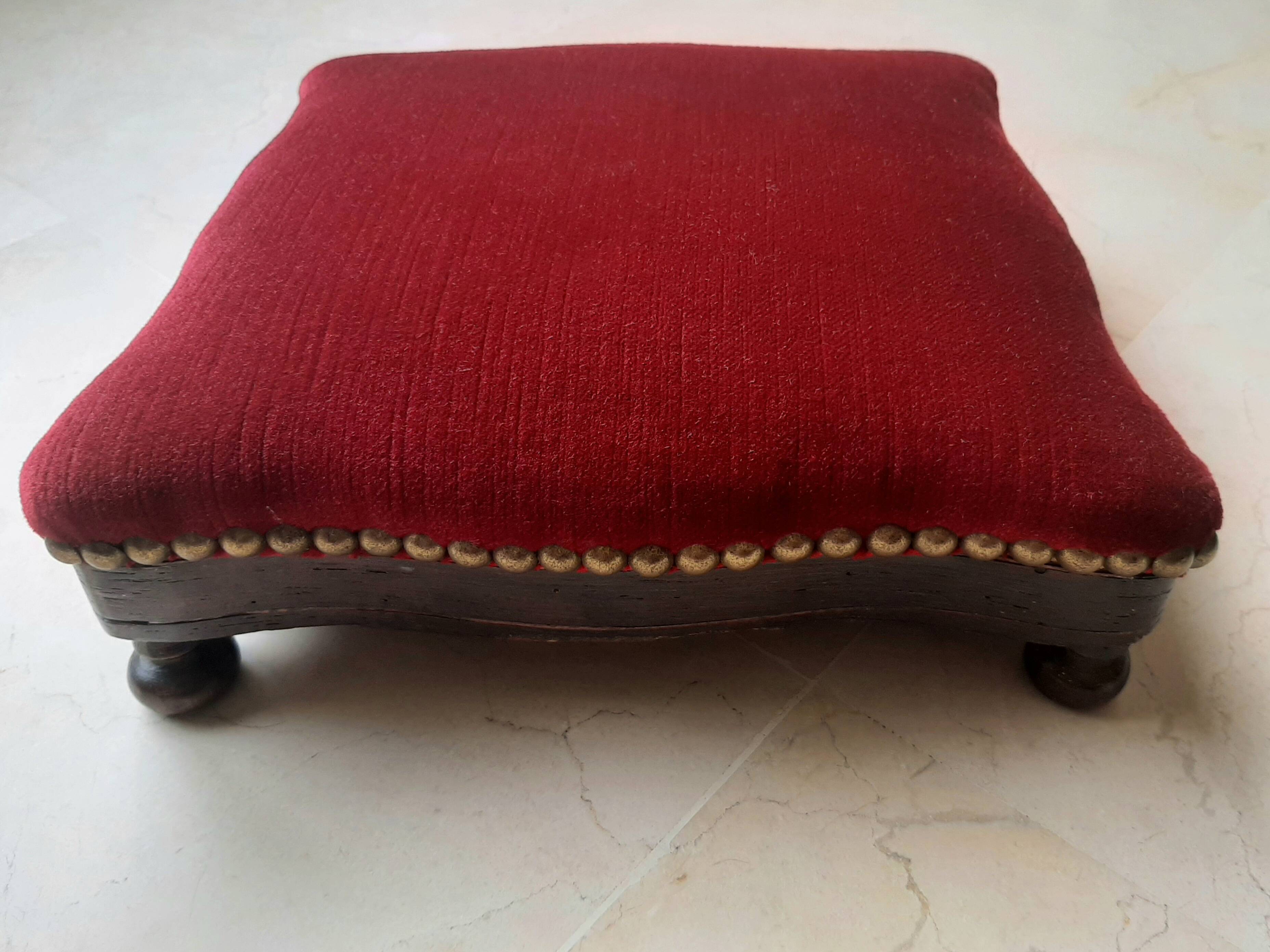 Napoleon III red velvet footrest