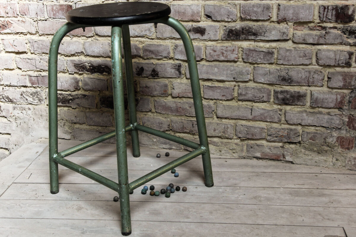 Tabouret de laboratoire en bois et métal