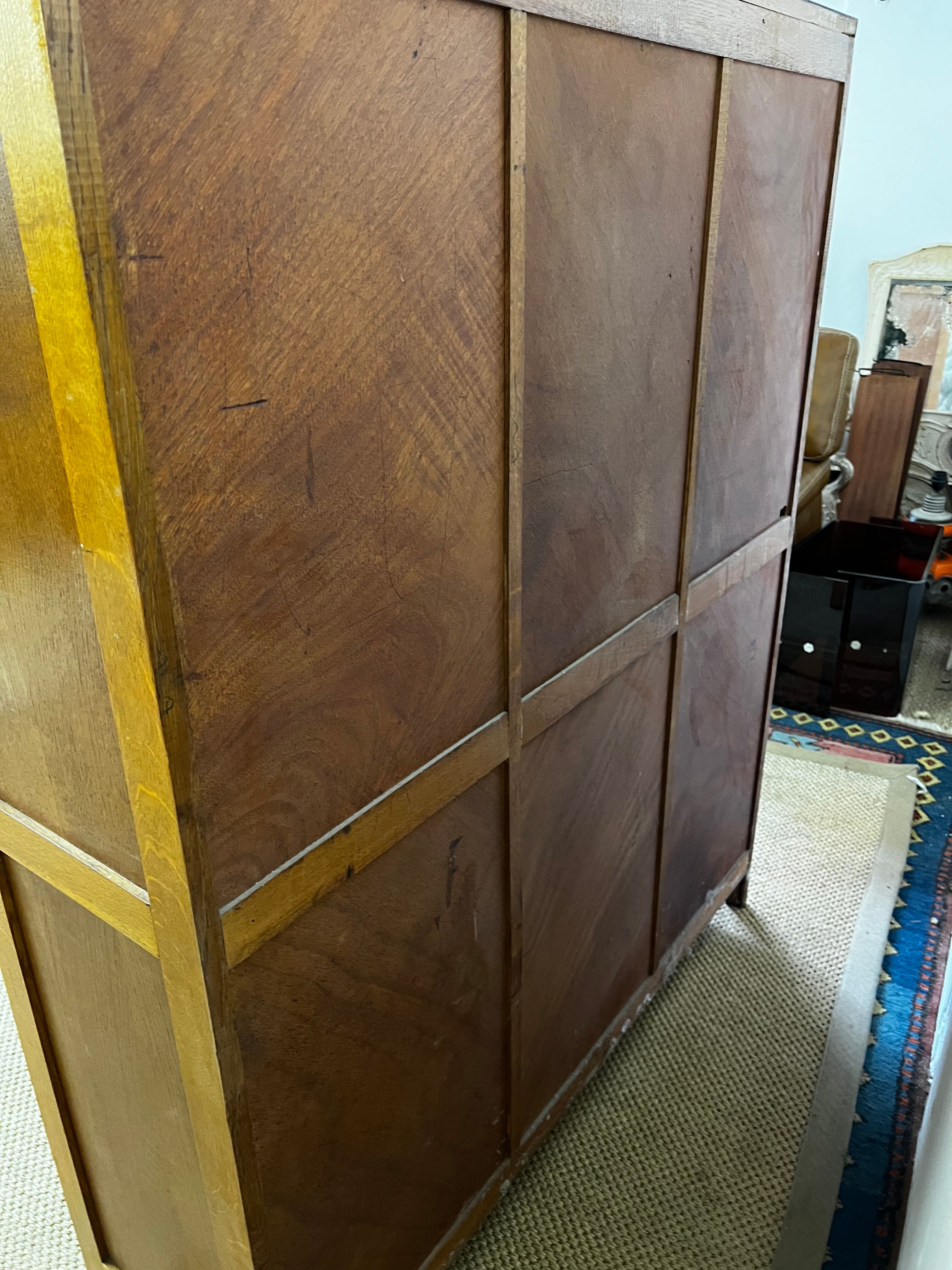 Curtain cabinet 3 columns