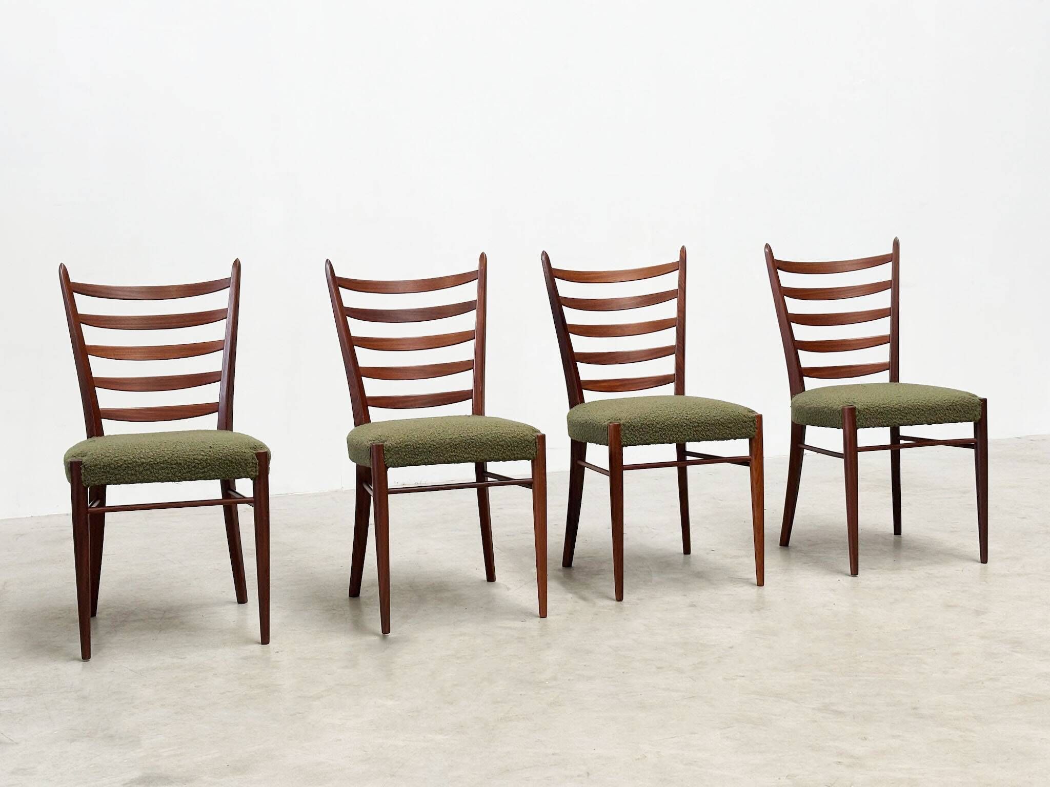 Ensemble de quatre chaises de salle à manger danoises