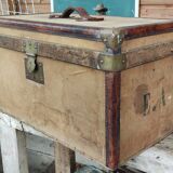 Trunk old leather and brass