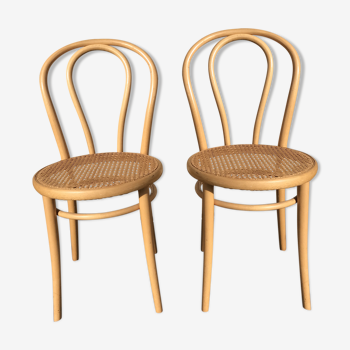 Pair of wooden chairs sews blonde