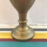 Vase laiton ciselé dessin tour eiffel & grand palais Paris vintage