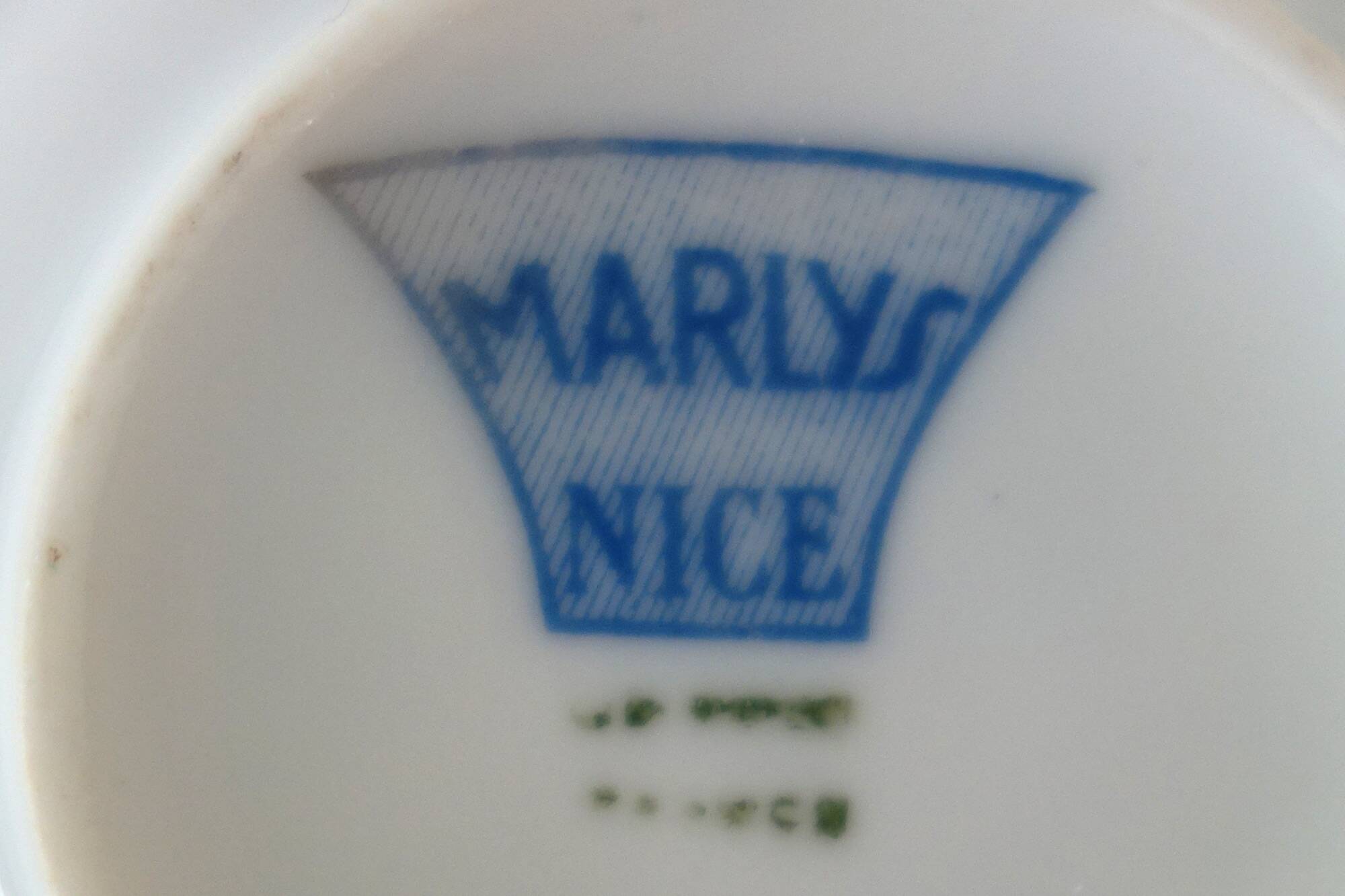 5 vintage flower pattern cups and saucers