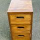 Commode scandinave en bois massif type meuble de métier