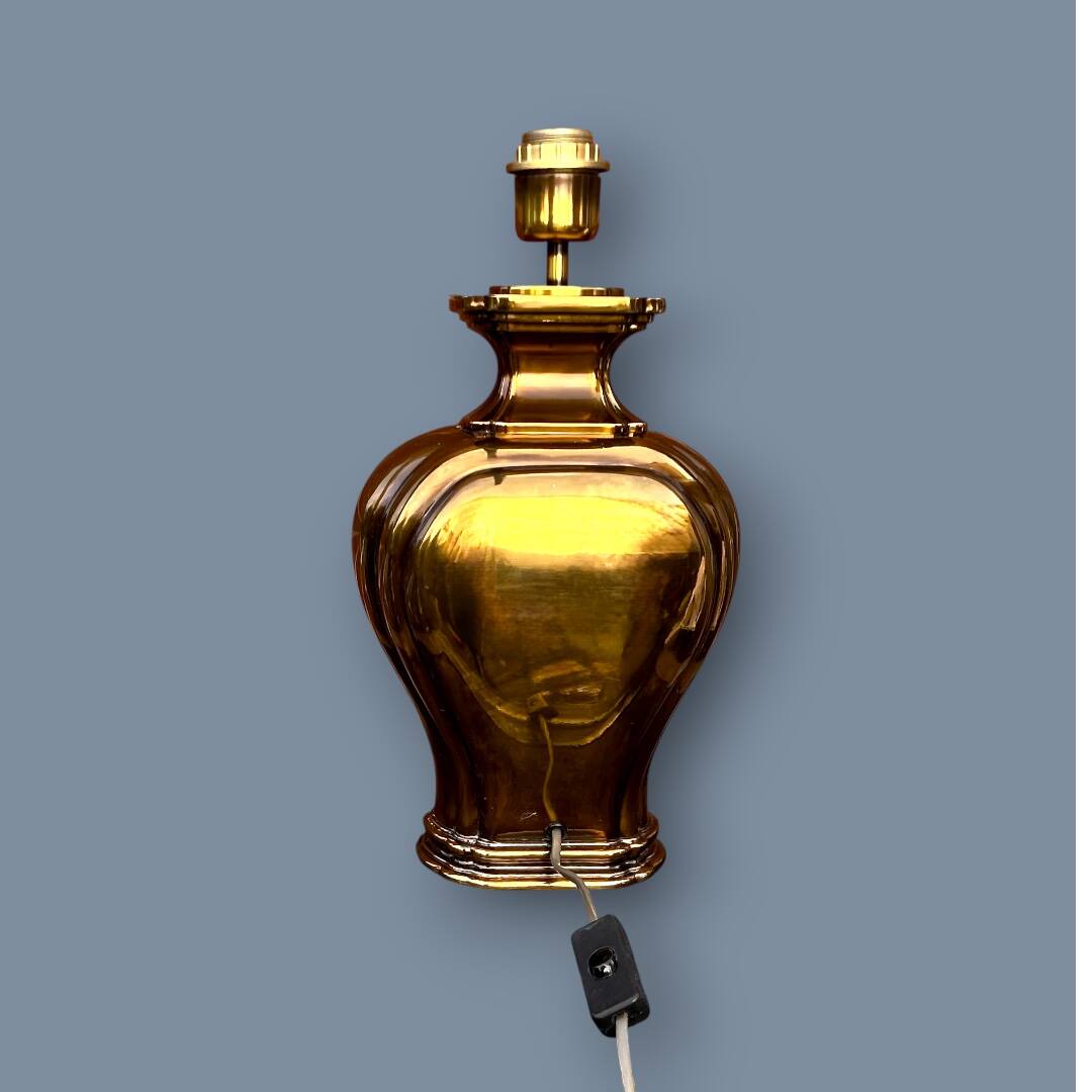 Large Deknudt lamp in varnished gold brass, 1970s.