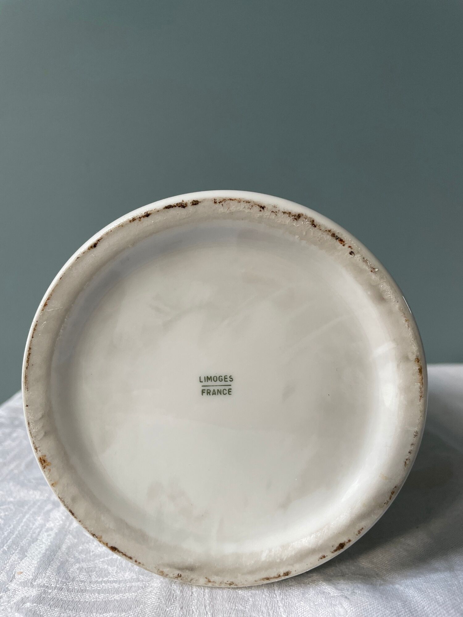 Medicine jar "Pervinca" in Limoges porcelain France