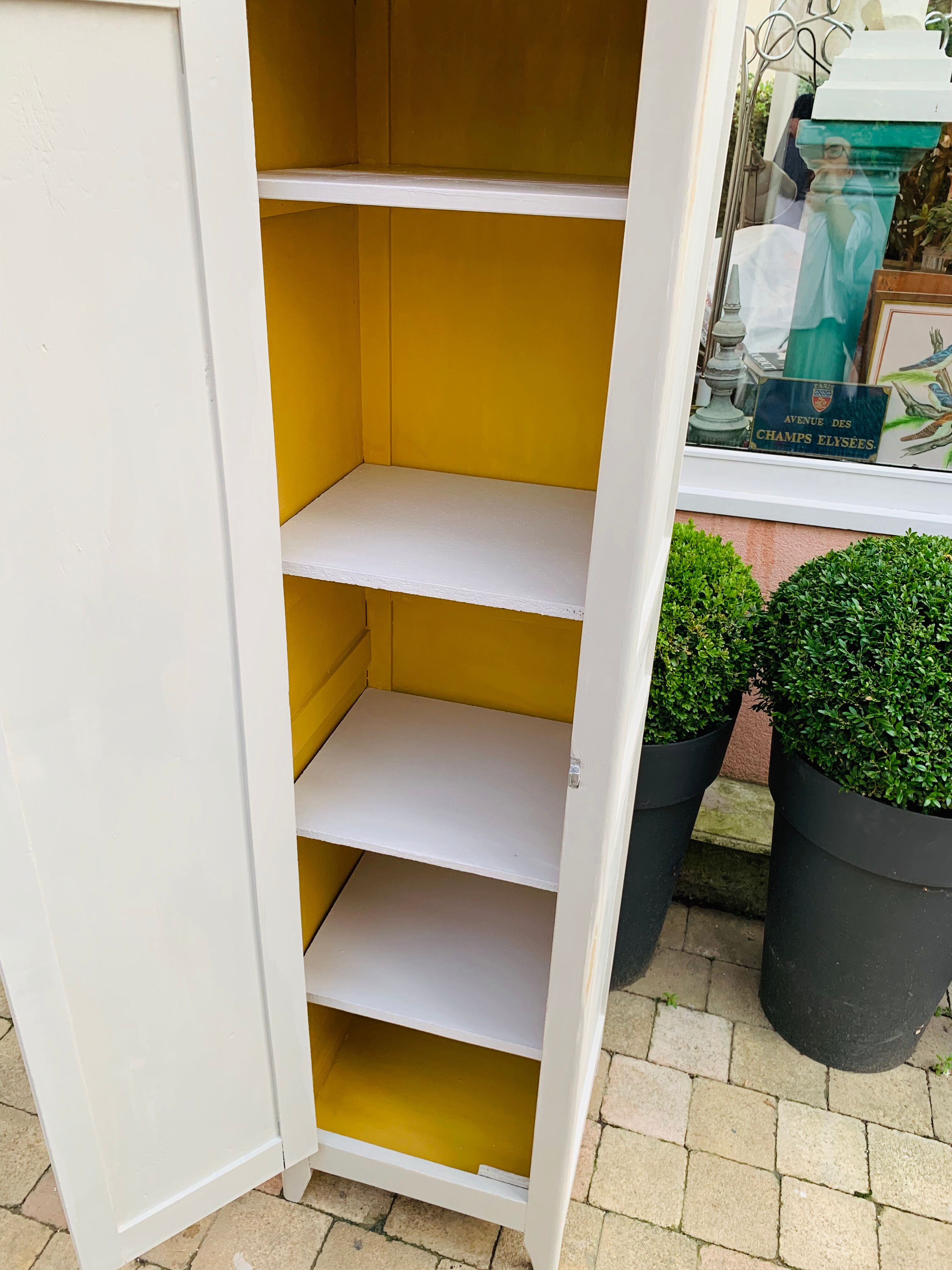 Parisian hat cabinet