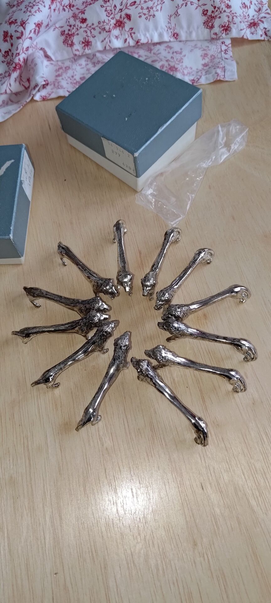 12 lion knife holders